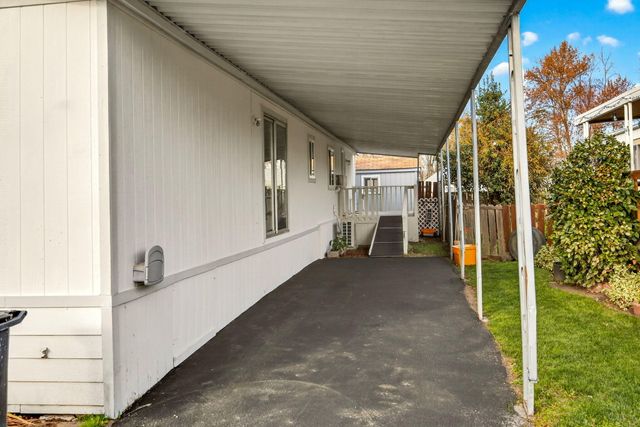 3555 S Pacific Highway SPC 223, Medford, OR 97501