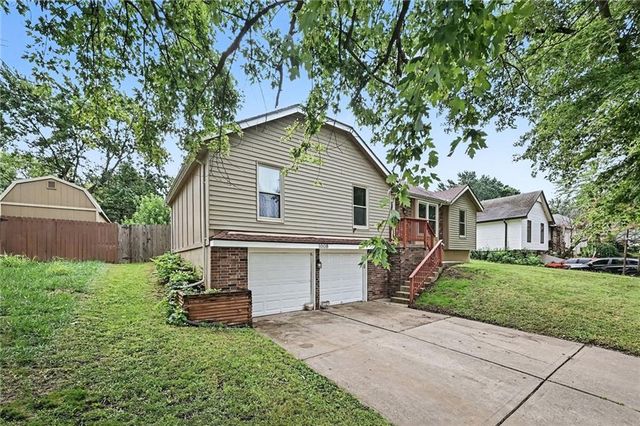 1008 SW 19TH Street Terrace, Blue Springs, MO 64015