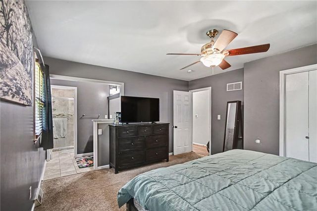 1008 SW 19TH Street Terrace, Blue Springs, MO 64015