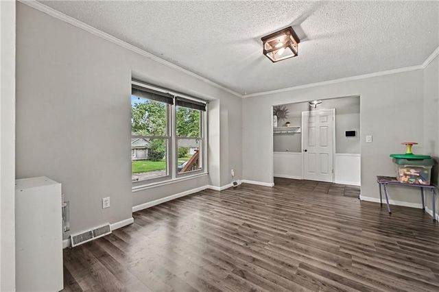 1008 SW 19TH Street Terrace, Blue Springs, MO 64015