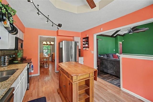 1008 SW 19TH Street Terrace, Blue Springs, MO 64015