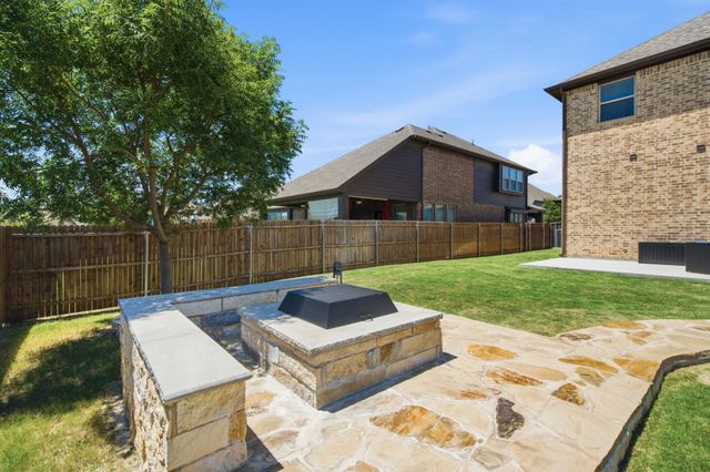 1106 Alderwood Drive, Justin, TX 76247