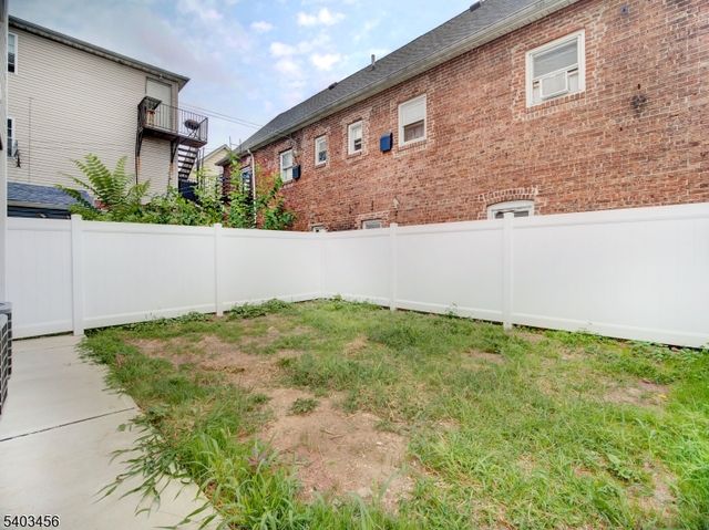 455 Fulton St, Elizabeth City, NJ 07206