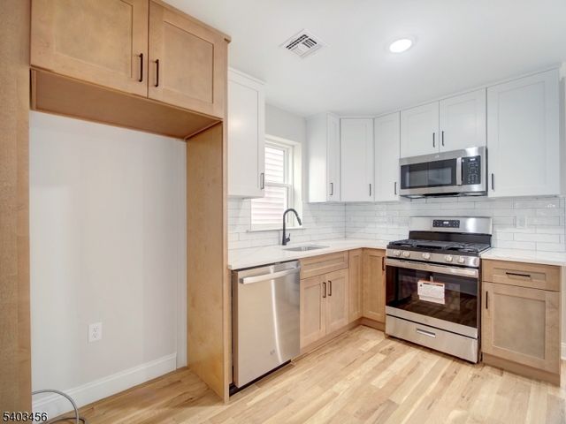 455 Fulton St, Elizabeth City, NJ 07206