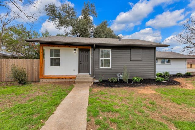 1709 Cecelia ST, Taylor, TX 76574