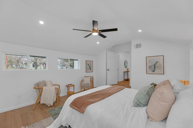 1709 Cecelia ST, Taylor, TX 76574