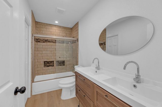 1709 Cecelia ST, Taylor, TX 76574