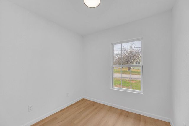 1709 Cecelia ST, Taylor, TX 76574