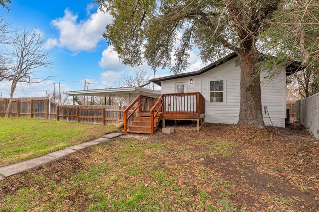 1709 Cecelia ST, Taylor, TX 76574