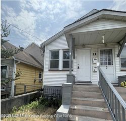 11 Saint Peters Place 1, Keansburg, NJ 07734