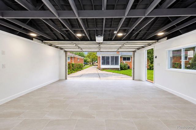 6700 Cronin Drive, Dearborn Heights, MI 48127