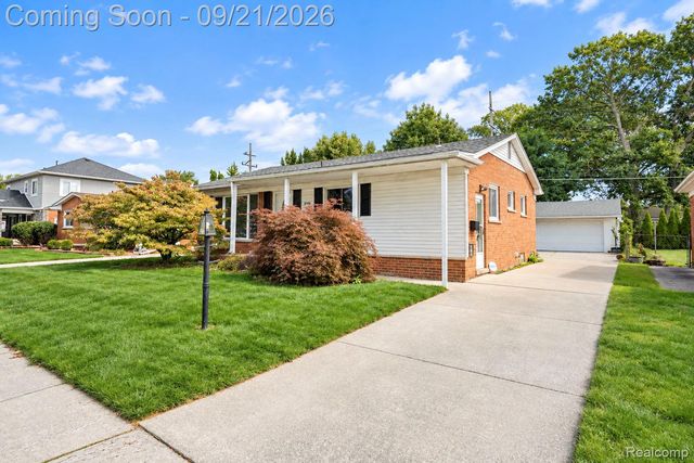 6700 Cronin Drive, Dearborn Heights, MI 48127