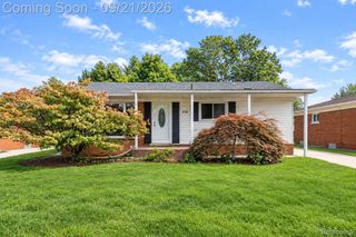 6700 Cronin Drive, Dearborn Heights, MI 48127