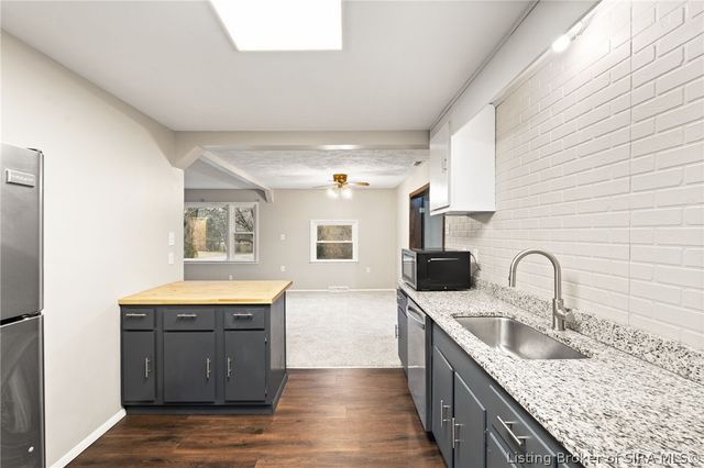 436 E Saint Joe Road, Sellersburg, IN 47172