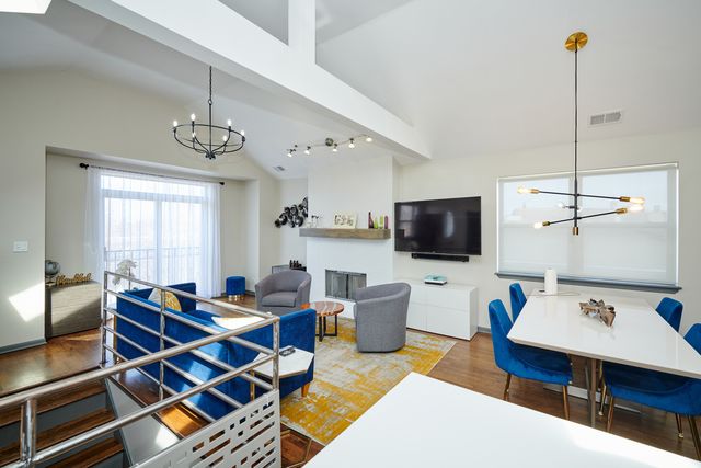 2921 W Washington Boulevard 3, Chicago, IL 60612