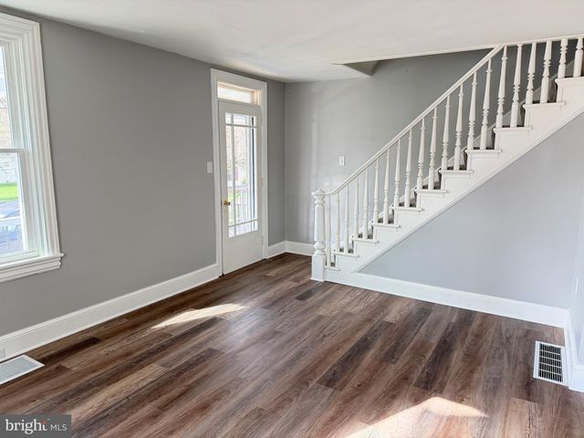 63 W SLOKOM AVE, Christiana, PA 17509