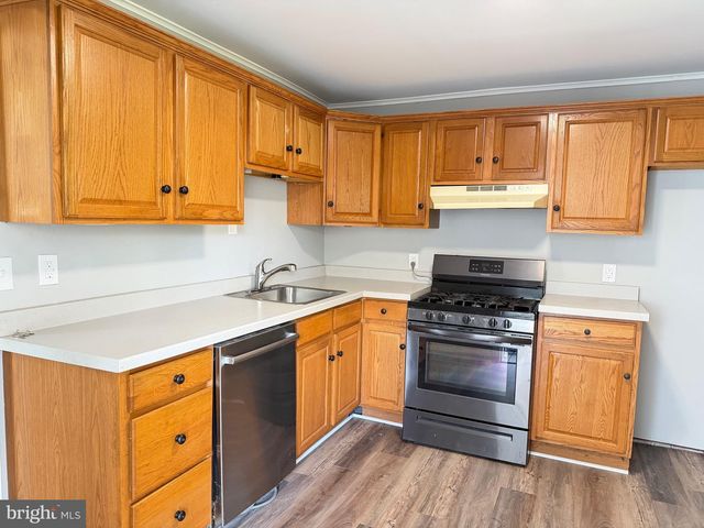 63 W SLOKOM AVE, Christiana, PA 17509