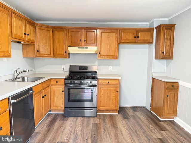 63 W SLOKOM AVE, Christiana, PA 17509