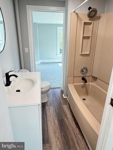 63 W SLOKOM AVE, Christiana, PA 17509