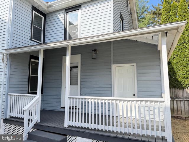 63 W SLOKOM AVE, Christiana, PA 17509