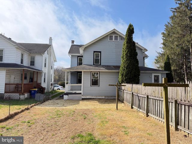 63 W SLOKOM AVE, Christiana, PA 17509