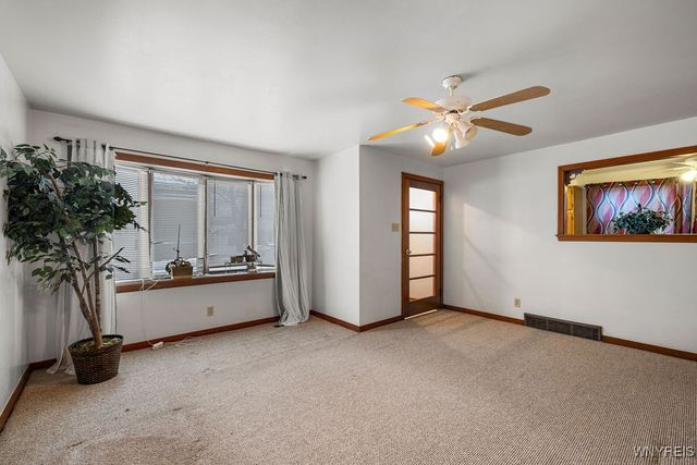 1033 100th Street, Niagara Falls, NY 14304