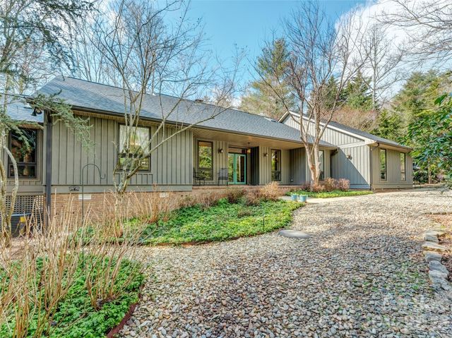 203 Heathcote Road, Hendersonville, NC 28791