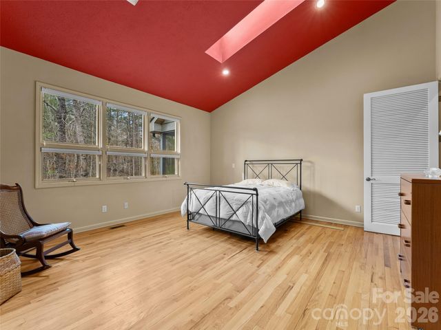 203 Heathcote Road, Hendersonville, NC 28791