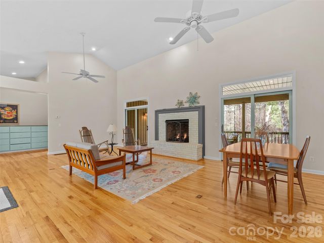 203 Heathcote Road, Hendersonville, NC 28791