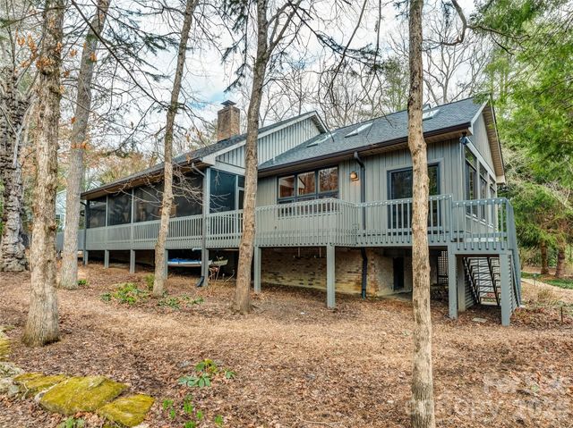203 Heathcote Road, Hendersonville, NC 28791