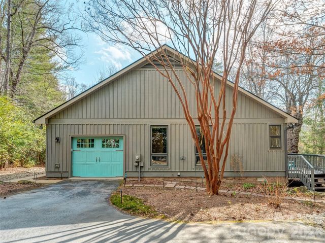 203 Heathcote Road, Hendersonville, NC 28791