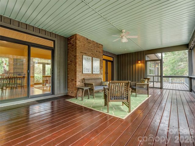 203 Heathcote Road, Hendersonville, NC 28791