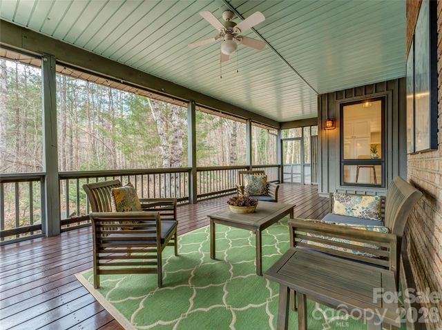 203 Heathcote Road, Hendersonville, NC 28791