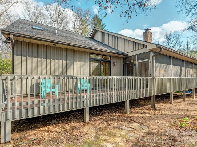 203 Heathcote Road, Hendersonville, NC 28791