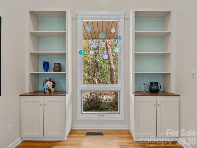 203 Heathcote Road, Hendersonville, NC 28791