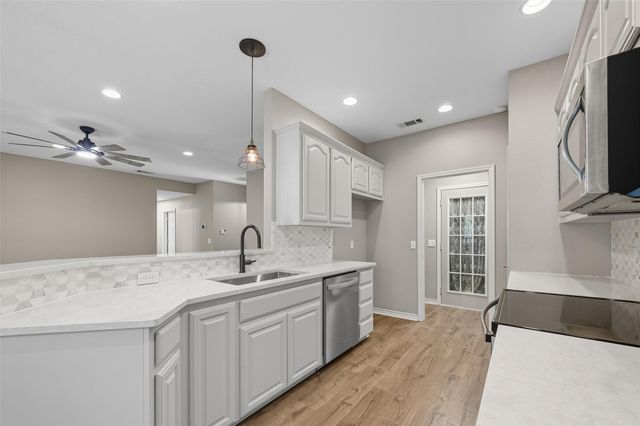 332 Comanche Trail, West Tawakoni, TX 75474