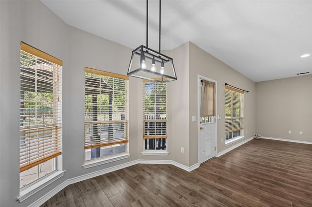 332 Comanche Trail, West Tawakoni, TX 75474