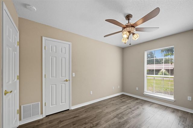 332 Comanche Trail, West Tawakoni, TX 75474