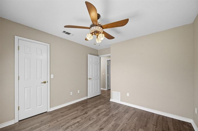 332 Comanche Trail, West Tawakoni, TX 75474