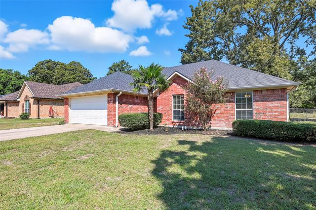 332 Comanche Trail, West Tawakoni, TX 75474