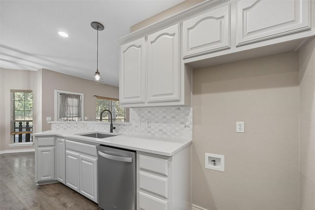 332 Comanche Trail, West Tawakoni, TX 75474