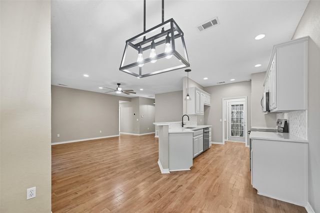 332 Comanche Trail, West Tawakoni, TX 75474