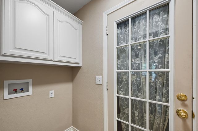 332 Comanche Trail, West Tawakoni, TX 75474