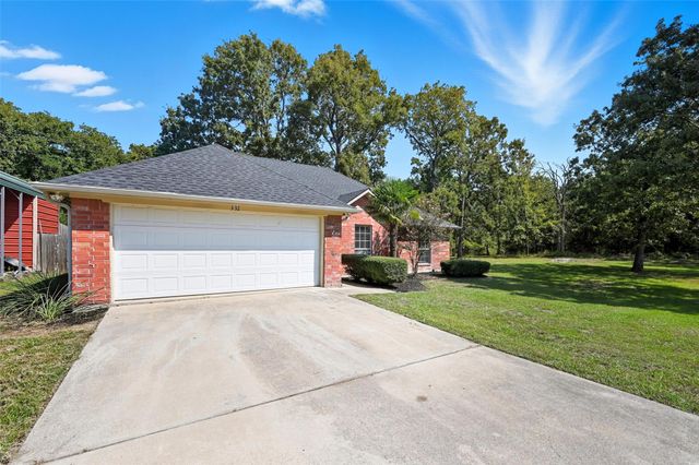 332 Comanche Trail, West Tawakoni, TX 75474