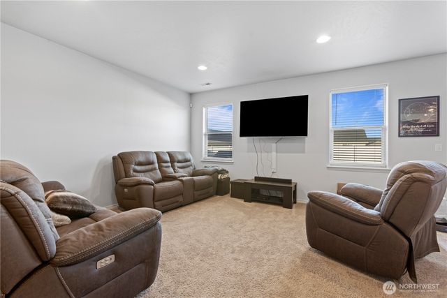 1336 E Egeland Drive, Moses Lake, WA 99156