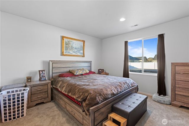 1336 E Egeland Drive, Moses Lake, WA 99156