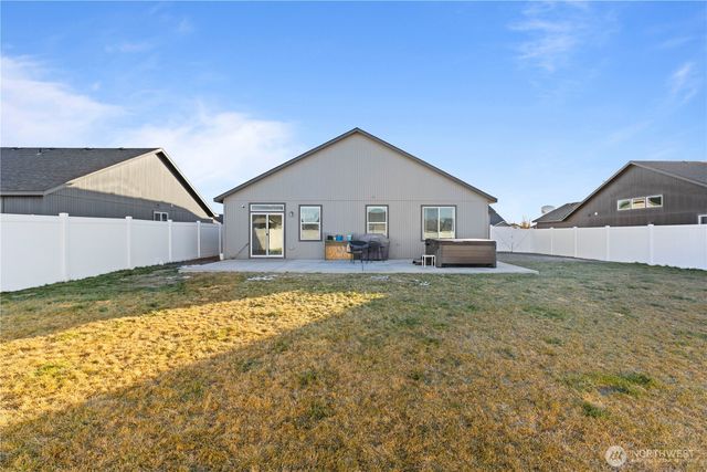 1336 E Egeland Drive, Moses Lake, WA 99156