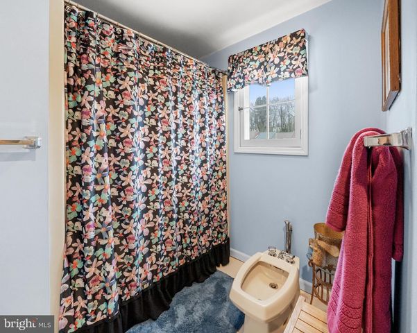 55 IVY RD, Wilmington, DE 19806