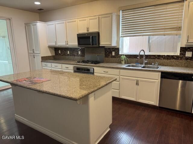 2401 W Avenue P12, Palmdale, CA 93551