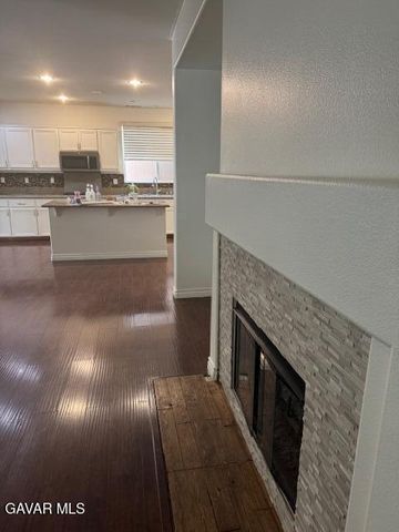 2401 W Avenue P12, Palmdale, CA 93551